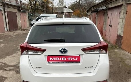 Toyota Auris II, 2016 год, 1 950 000 рублей, 3 фотография