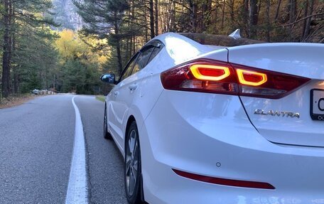 Hyundai Elantra VI рестайлинг, 2017 год, 1 690 000 рублей, 10 фотография