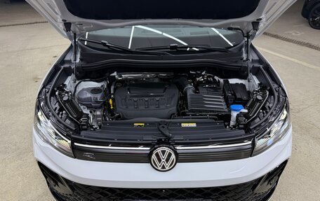 Volkswagen Tiguan, 2025 год, 4 600 000 рублей, 39 фотография