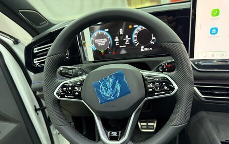 Volkswagen Tiguan, 2025 год, 4 600 000 рублей, 37 фотография