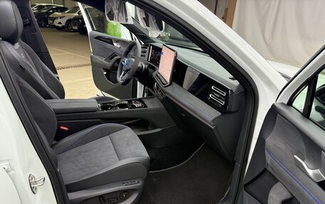 Volkswagen Tiguan, 2025 год, 4 600 000 рублей, 32 фотография