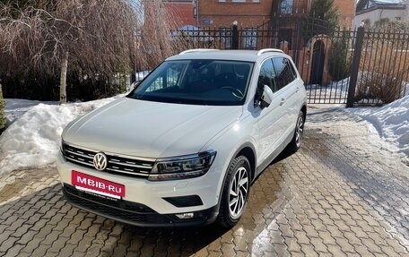 Volkswagen Tiguan II, 2019 год, 3 300 000 рублей, 2 фотография