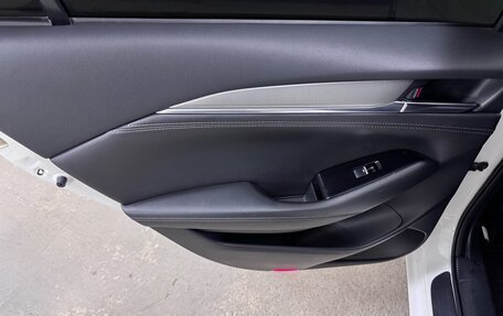 Mazda 6, 2018 год, 2 567 000 рублей, 26 фотография