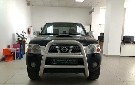Nissan NP300, 2009 год, 780 000 рублей, 2 фотография