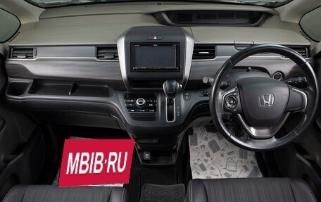 Honda Freed II, 2017 год, 1 849 000 рублей, 6 фотография