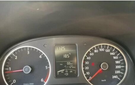 Volkswagen Amarok I рестайлинг, 2011 год, 1 700 000 рублей, 23 фотография