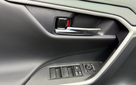 Toyota RAV4, 2025 год, 3 900 000 рублей, 20 фотография