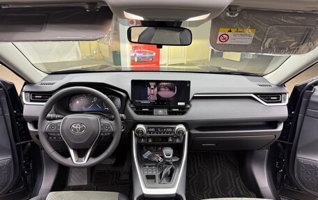Toyota RAV4, 2025 год, 3 900 000 рублей, 26 фотография