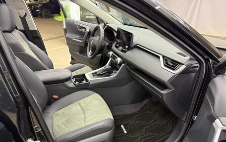 Toyota RAV4, 2025 год, 3 900 000 рублей, 32 фотография