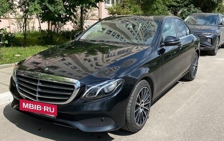 Mercedes-Benz E-Класс, 2020 год, 2 550 000 рублей, 3 фотография
