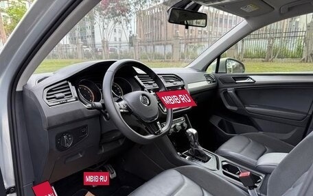 Volkswagen Tiguan II, 2021 год, 2 400 000 рублей, 8 фотография