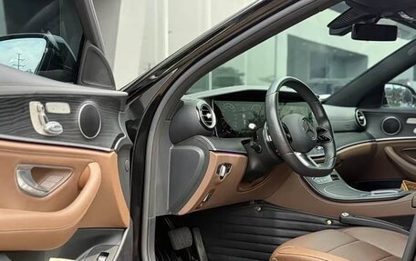 Mercedes-Benz E-Класс, 2021 год, 4 100 000 рублей, 7 фотография