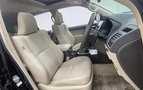 Toyota Land Cruiser Prado 150 рестайлинг 2, 2021 год, 3 390 000 рублей, 11 фотография
