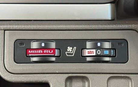 Toyota Land Cruiser Prado 150 рестайлинг 2, 2021 год, 3 390 000 рублей, 16 фотография