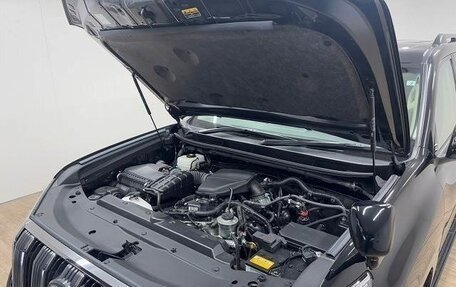 Toyota Land Cruiser Prado 150 рестайлинг 2, 2021 год, 3 390 000 рублей, 20 фотография