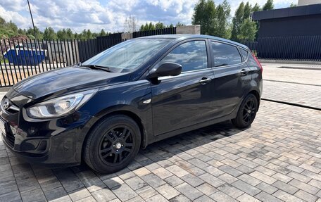 Hyundai Solaris II рестайлинг, 2014 год, 800 000 рублей, 3 фотография