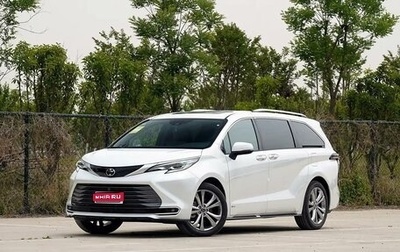 Toyota Sienna, 2022 год, 4 050 000 рублей, 1 фотография