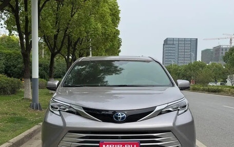 Toyota Sienna, 2022 год, 3 510 000 рублей, 1 фотография