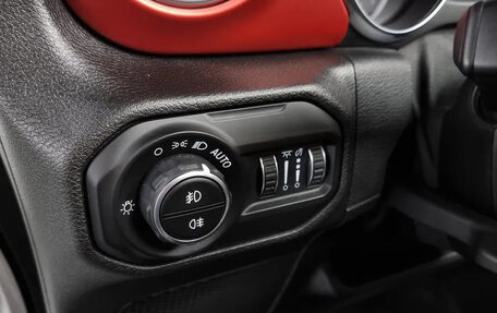 Jeep Wrangler, 2021 год, 3 800 000 рублей, 14 фотография