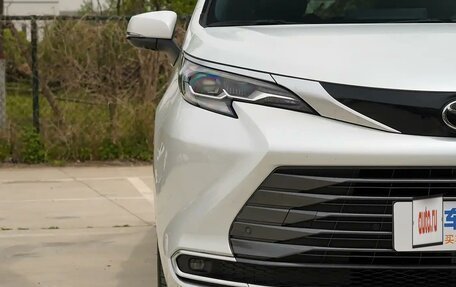 Toyota Sienna, 2022 год, 4 050 000 рублей, 11 фотография
