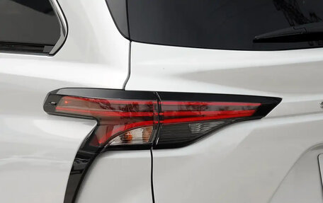 Toyota Sienna, 2022 год, 4 050 000 рублей, 13 фотография