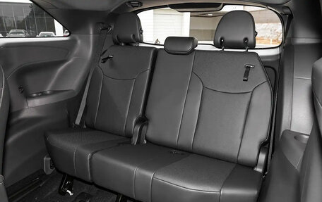 Toyota Sienna, 2022 год, 4 050 000 рублей, 25 фотография