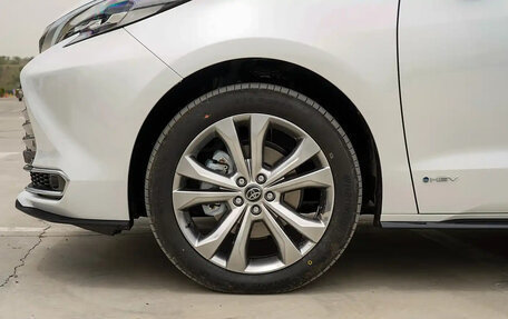 Toyota Sienna, 2022 год, 4 050 000 рублей, 35 фотография