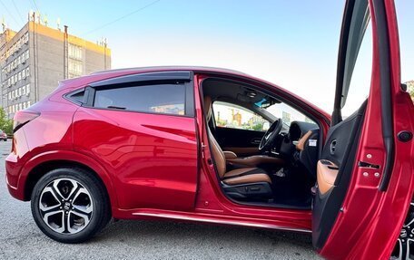 Honda Vezel, 2019 год, 1 900 000 рублей, 15 фотография