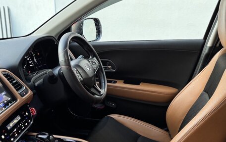 Honda Vezel, 2019 год, 1 900 000 рублей, 26 фотография