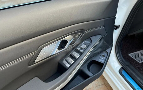BMW 3 серия, 2022 год, 3 100 000 рублей, 12 фотография