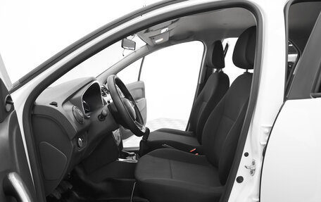Renault Logan II, 2019 год, 860 000 рублей, 15 фотография