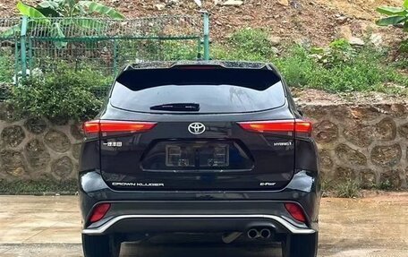 Toyota Highlander, 2022 год, 3 390 000 рублей, 2 фотография