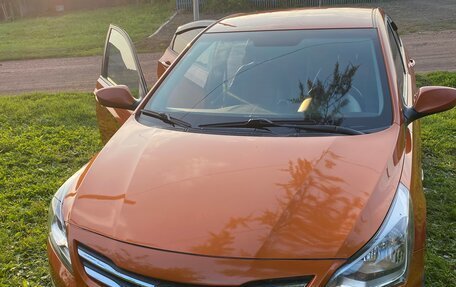Hyundai Solaris II рестайлинг, 2015 год, 800 000 рублей, 2 фотография