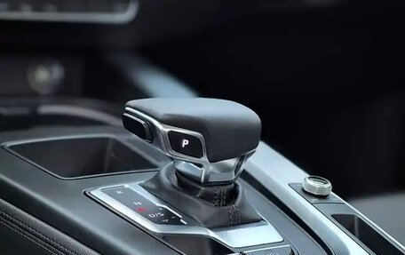 Audi A4, 2022 год, 2 435 000 рублей, 10 фотография