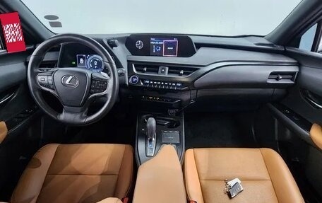 Lexus UX I, 2022 год, 3 133 000 рублей, 5 фотография