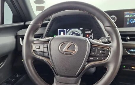 Lexus UX I, 2022 год, 3 133 000 рублей, 10 фотография