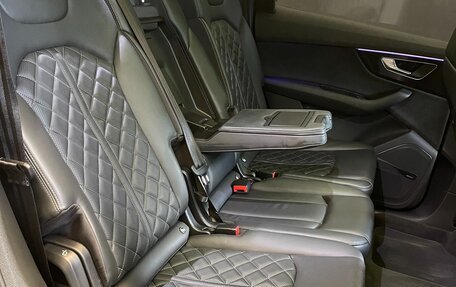 Audi Q7, 2020 год, 6 000 000 рублей, 24 фотография