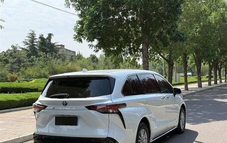 Toyota Sienna, 2022 год, 3 310 000 рублей, 6 фотография