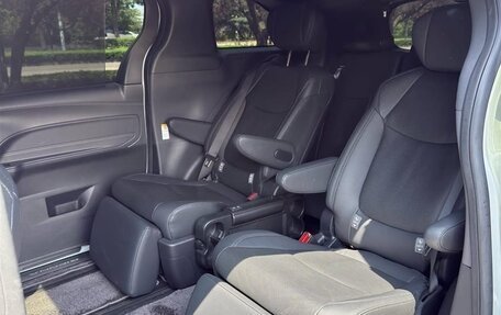 Toyota Sienna, 2022 год, 3 310 000 рублей, 11 фотография