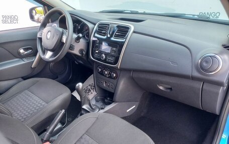 Renault Logan II, 2017 год, 837 001 рублей, 21 фотография