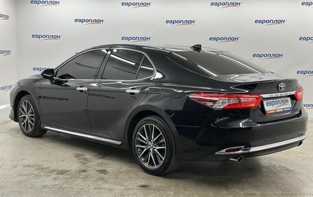 Toyota Camry, 2023 год, 3 930 000 рублей, 4 фотография