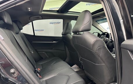 Toyota Camry, 2023 год, 3 930 000 рублей, 10 фотография