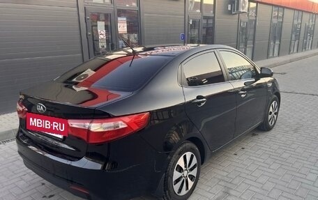 KIA Rio III рестайлинг, 2013 год, 950 000 рублей, 4 фотография