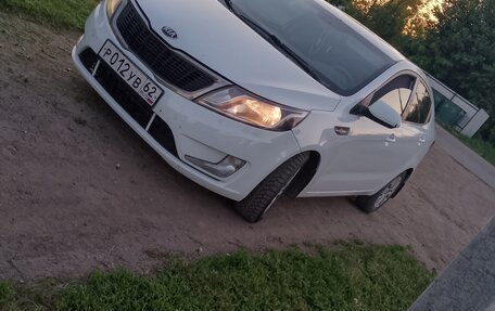 KIA Rio III рестайлинг, 2013 год, 600 000 рублей, 4 фотография