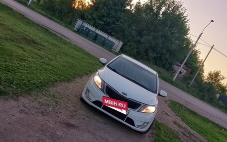 KIA Rio III рестайлинг, 2013 год, 600 000 рублей, 2 фотография
