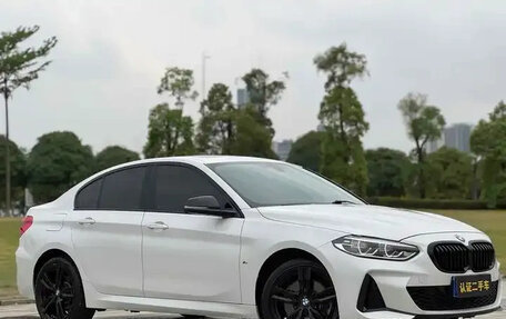 BMW 1 серия, 2022 год, 1 990 000 рублей, 5 фотография