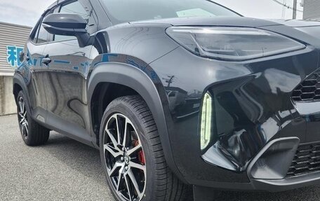 Toyota Yaris Cross, 2022 год, 1 490 000 рублей, 6 фотография