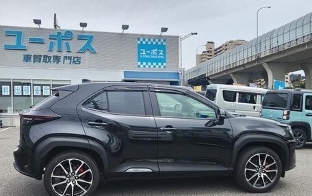 Toyota Yaris Cross, 2022 год, 1 490 000 рублей, 5 фотография
