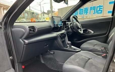 Toyota Yaris Cross, 2022 год, 1 490 000 рублей, 15 фотография