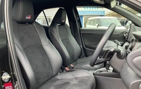 Toyota Yaris Cross, 2022 год, 1 490 000 рублей, 16 фотография